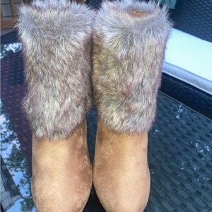 Glaze suede fur boots Size 9